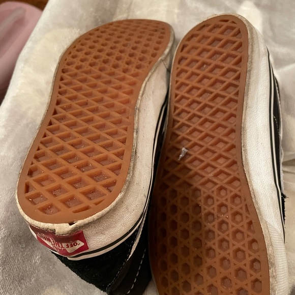 Vans - Picture 2 of 3